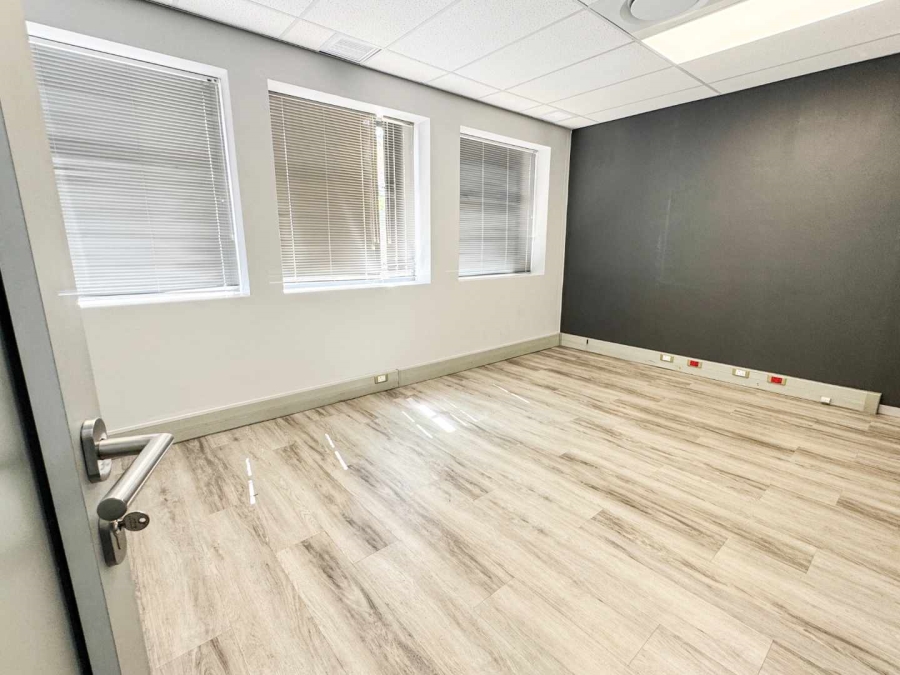 To Let Commercial Property for Rent in Plattekloof Western Cape